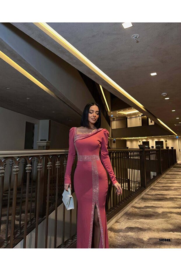 cu pietre aplicate rochie lungă de seară 583089 GÜLKURUSU - 2