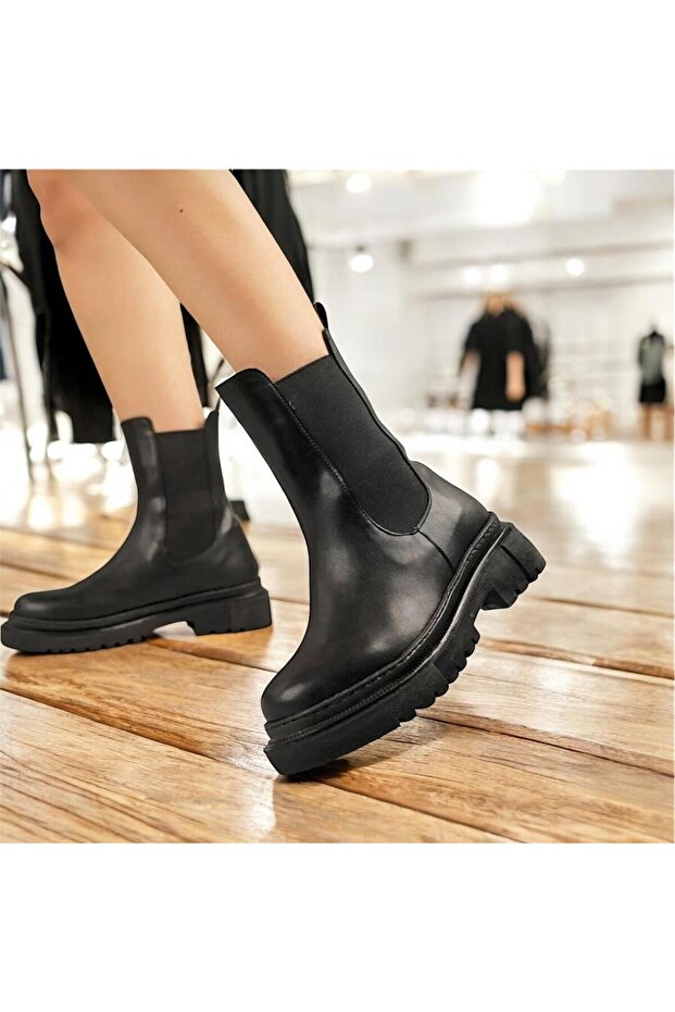 kadın kolej lastikli bot - 3