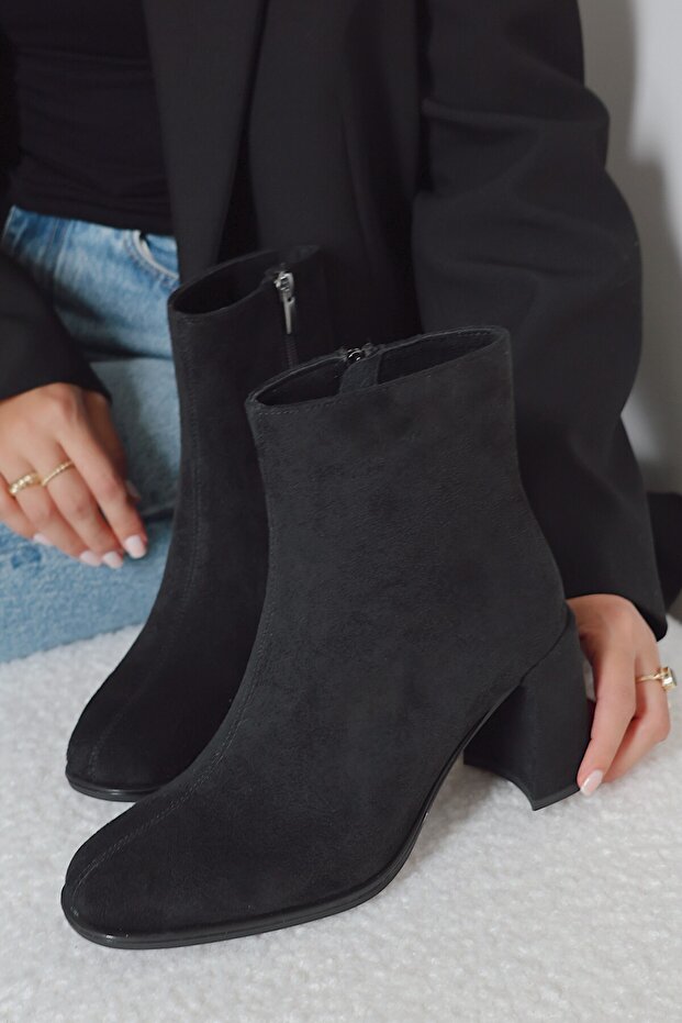 Timeless Blunt Toe Heeled Zippered Women's Boots Bootie Brown Suede