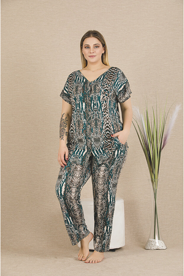 Plus Size Snake Skin Pattern Buttoned Short Sleeve Pajama Set