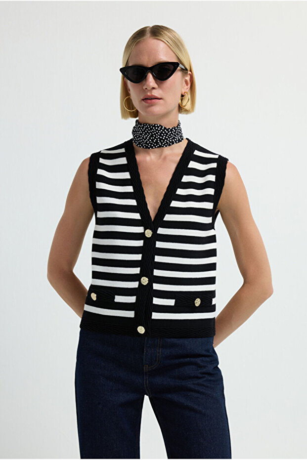 Düğmeli Triko Yelek - 5