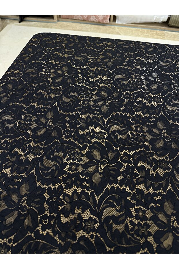 Siyah Çiçek Desenli Klasik Dantel Kumaş – 135 cm Genişlik | Abiyelik – Elbiselik Kumaş - 3