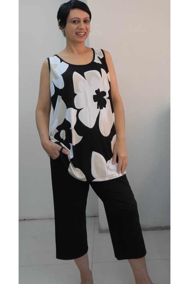 Black and White Floral Print Capri Set with Thick Straps on the Top and Bottom, with Pockets on the Bottom. - 4