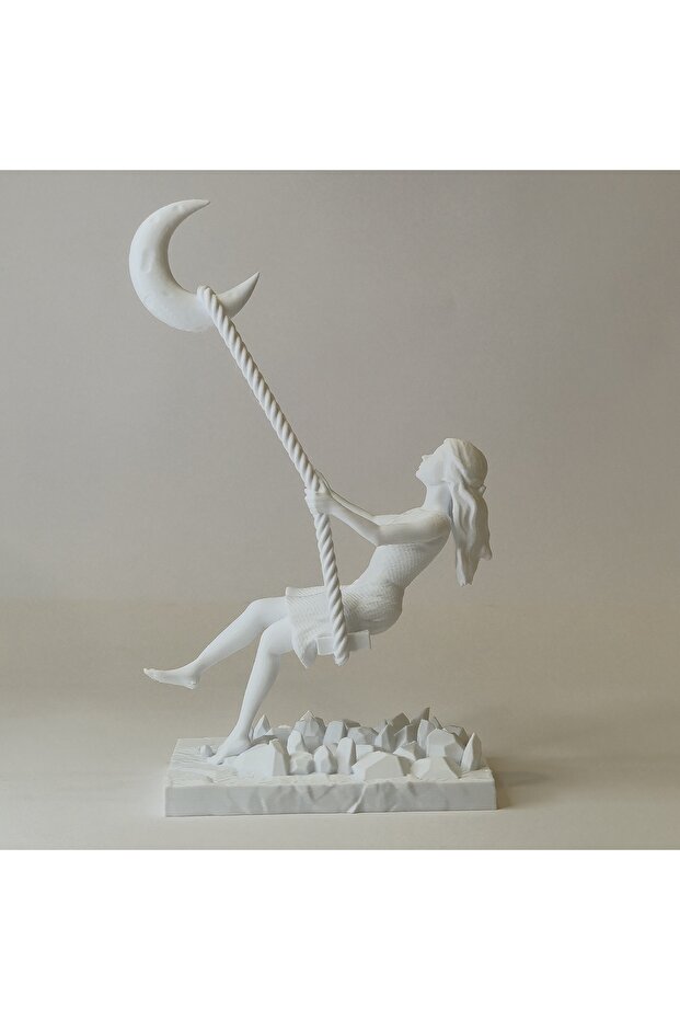 Ayda Sallanan Kadın Figürü - 3