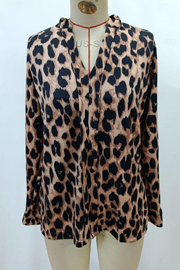 بلوزة مودال بياقة على شكل حرف V ونقشة الفهد - نمط الفهد - 4