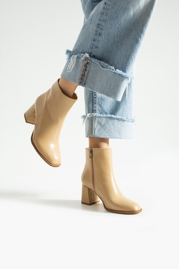 Beige Faux Leather Short Ankle Heeled Boots – Stylish Casual Women's Shoes with Chunky Heels and Zipper
