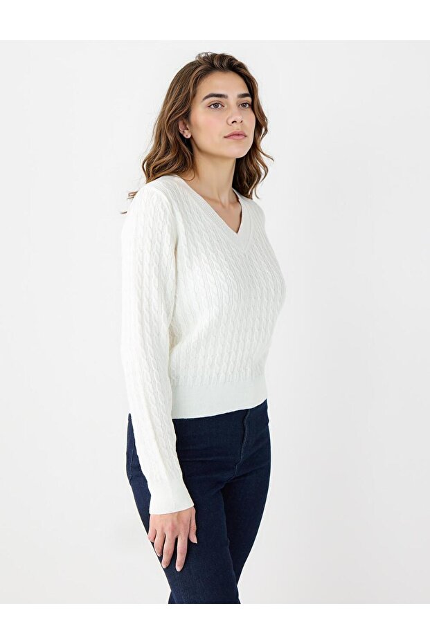 Ekru V Yaka Saç Örgü Desenli Triko Kazak - 4
