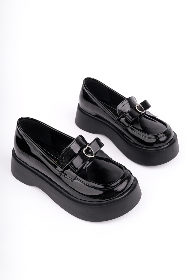 SMR-4023 Loafer with Bow Buckle Detail