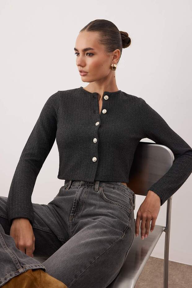 Antrasit Fitted/Vücuda Oturan Crop Düğme Detaylı Fırçalı Pointel Esnek Örme Bluz TWOAW26BZ00113 - 1