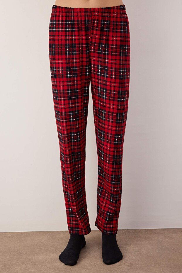 Kırmızı Ekoseli Yumuşak Hissiyatlı Fırçalı Kumaş Uyku Bantlı Örme Pijama Takımı THMAW24PT00100 - 4