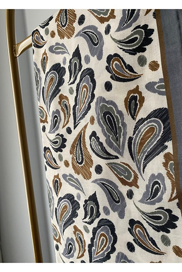 وشاح من القطن باللون الرمادي الناعم - 3