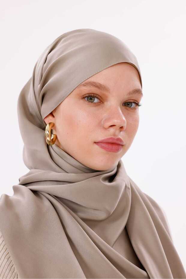 Antique Beige Shawl Silky Series, the Front Is Light Glossy the Back Is Matte