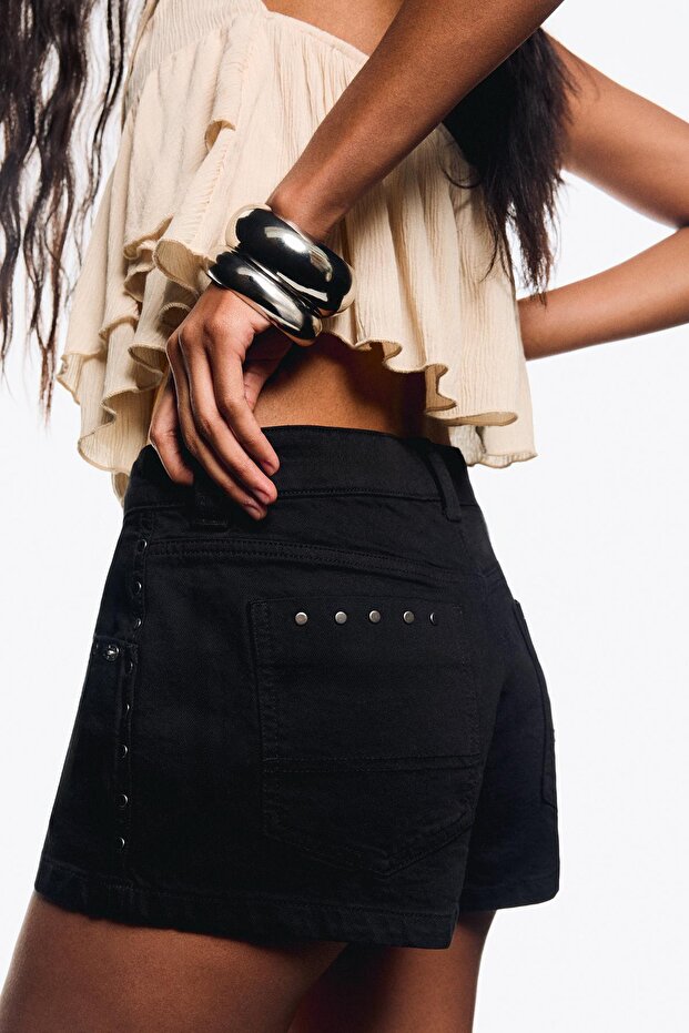 Zımbalı volanlı şort - 4