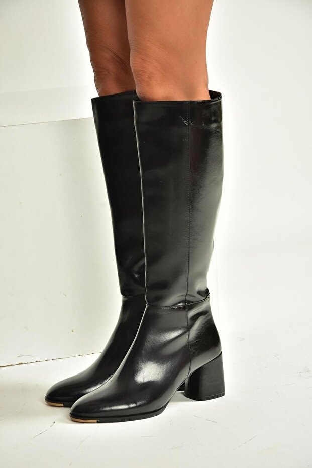 J848300160 Black Rustic Thick Heeled Women's Boots