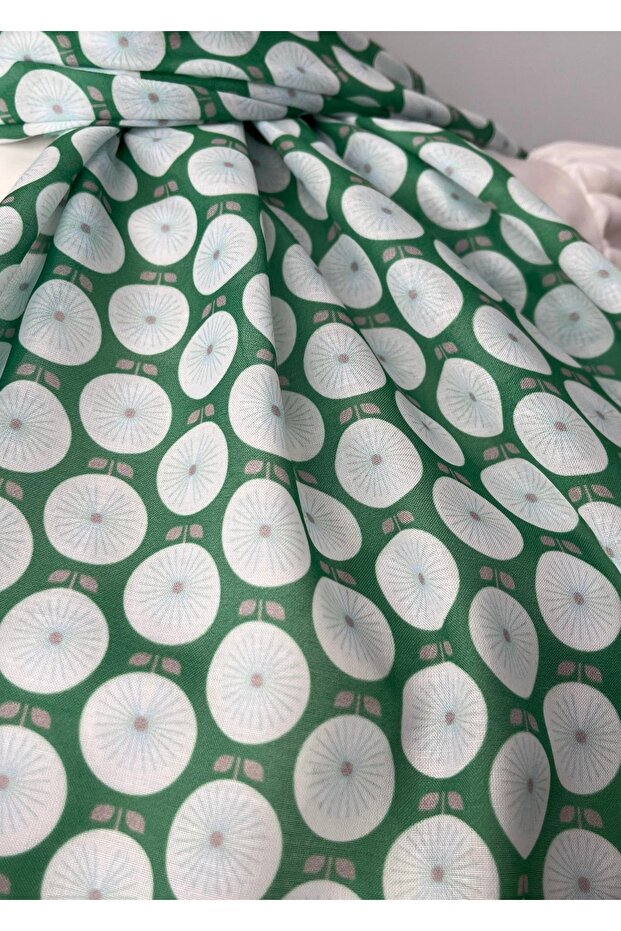 شال ناعم أخضر منقوش بالزهور - 4