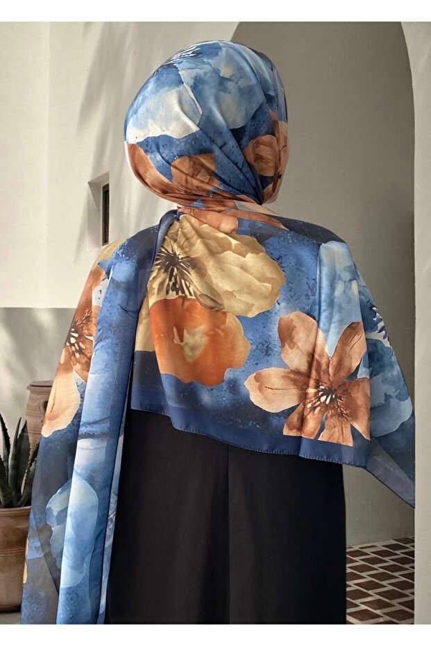 شال ناعم باللون الأزرق الداكن بنمط الورد - 2