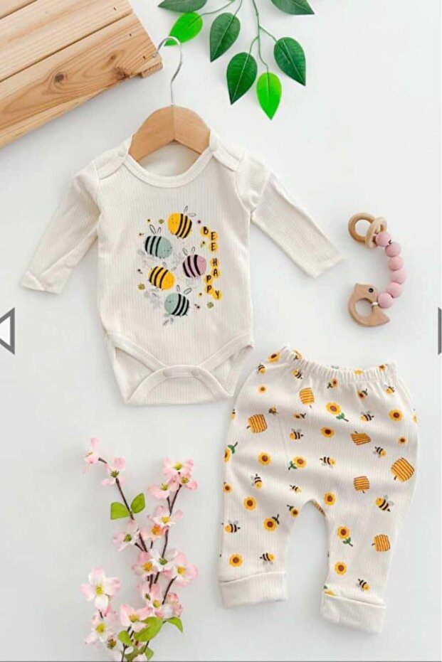 Bee Printed Corded Fabric Baby Girl's Set with Snap Fasteners, 100% Cotton, 2-Piece Bottom Top, 0-3-6-9 Months
