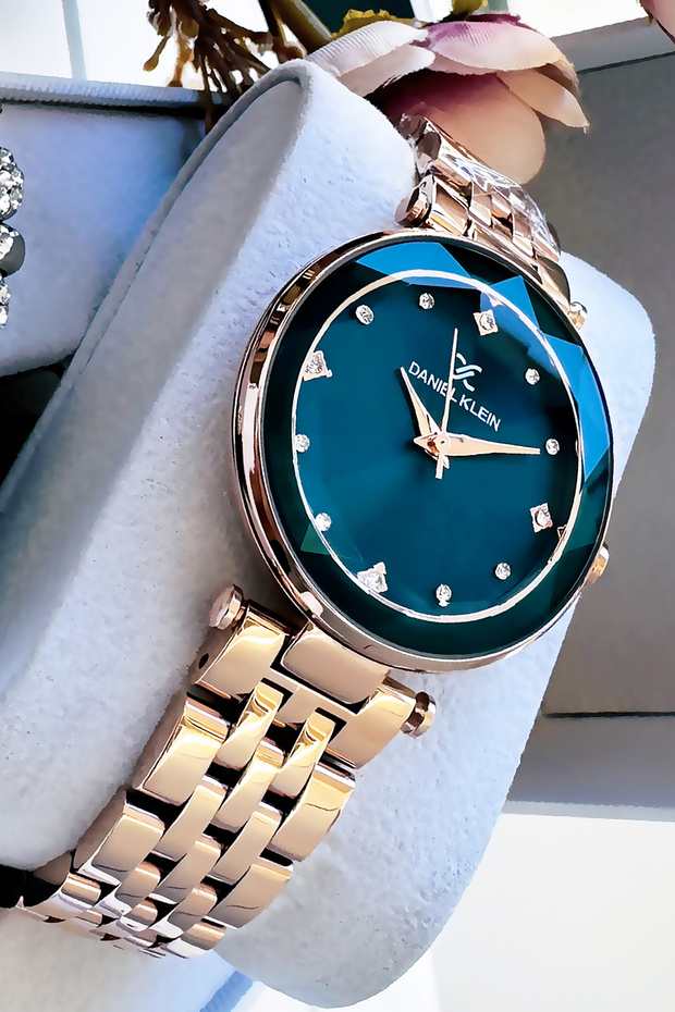 Women's Wristwatch 3 Atm Water Resistant Rose Gold Steel Band Gdkb2003C4