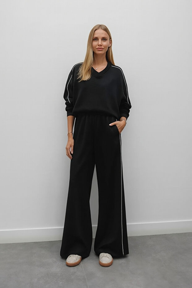 Modal Tracksuit with Black Line Detail