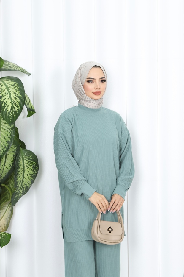 بدلة تريكو منقوشة ذاتيًا - 4