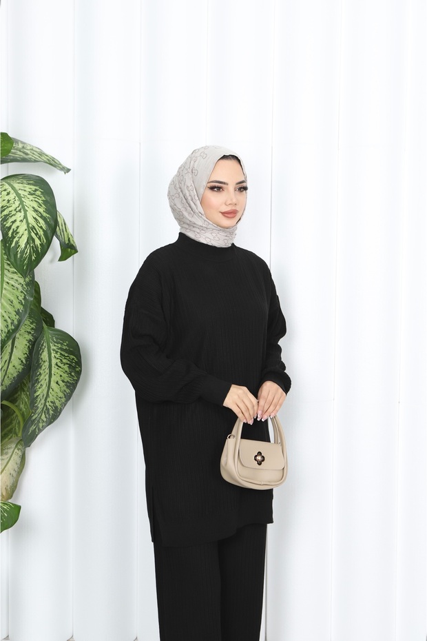 بدلة تريكو منقوشة ذاتيًا - 4