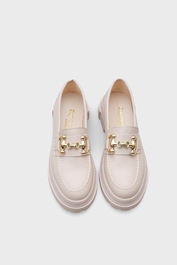 Női ekrü bézs naplopó ovális orrú fém csattal és Trak talppal - 6