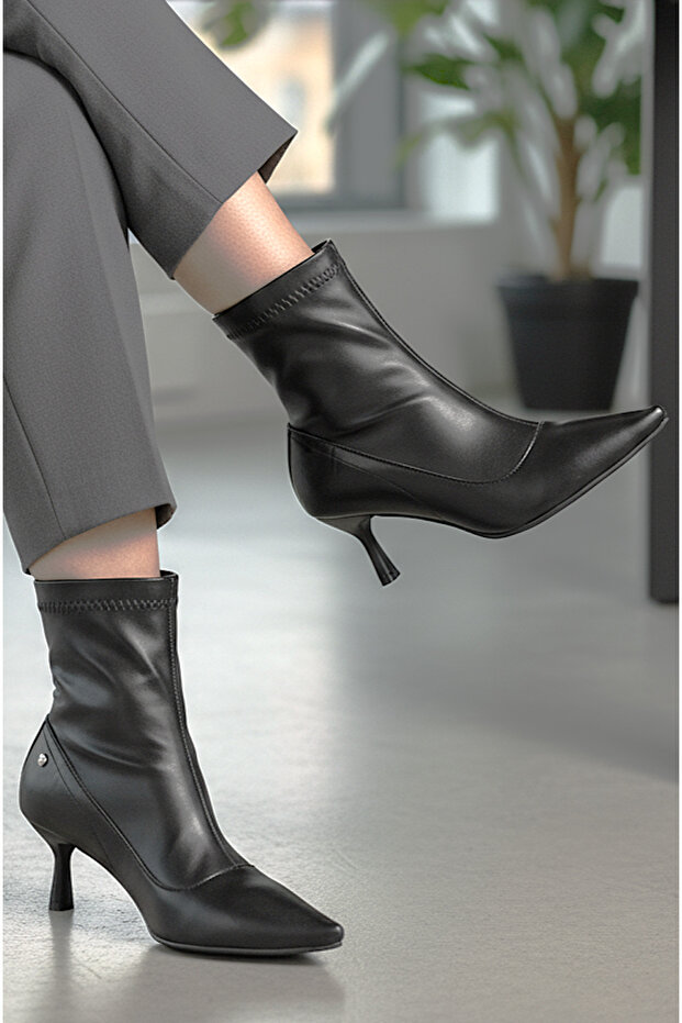 Sylvie Siyah Cilt Esnek Yumuşak Kaymaz Taban (6cm) Streç Bot - 1