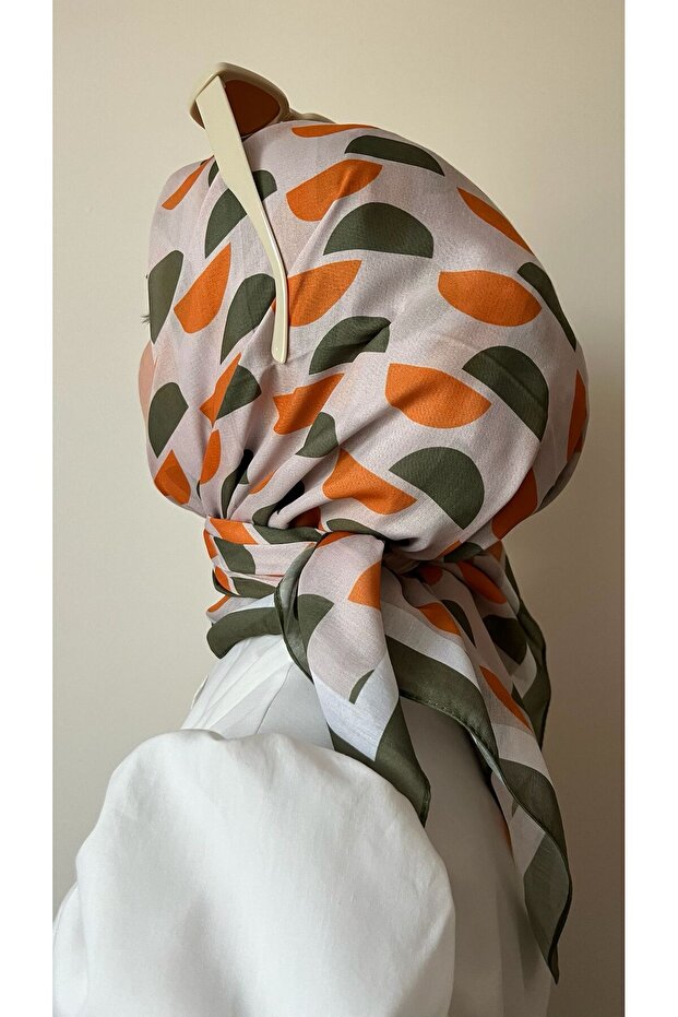 D وشاح ناعم منقوش باللون الأخضر والبرتقالي - 5