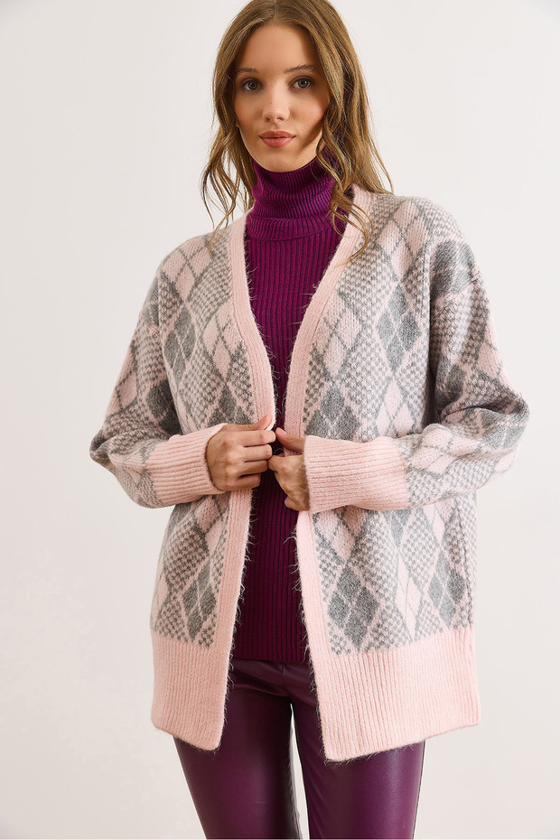 Women's Pink Baklava Pattern Soft Textured Thick Knitwear Cardigan Hrk-19000432