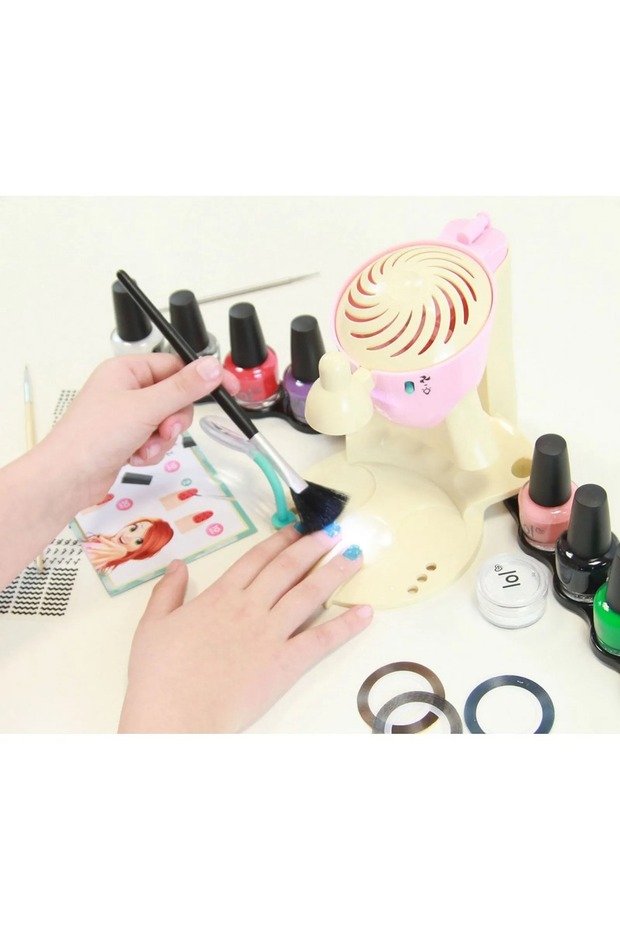 فن الأظافر في الاستوديو الاحترافي - 5