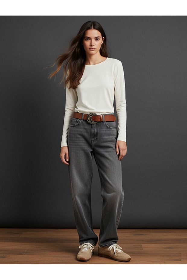 Uzun Kollu Sıfır Yaka Basıc Beyaz Sweatshırt - 1