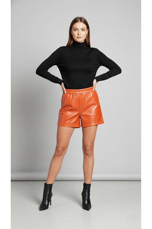 Kadın Turuncu Suni Deri Şort - 1