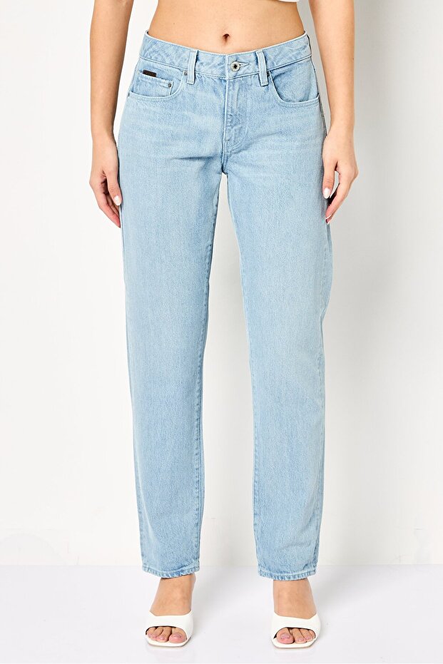 Women Boyfriend Fit Washed Non Stretchable Jeans, Light Blue