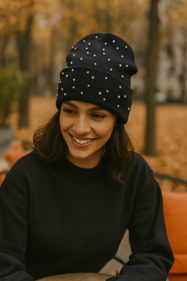 Elegant Women's Beanie with Pearl and Shiny Stone Detailing, Sparkling Women's Knitwear Stylish Comfortable and Non-Slip Knitwear Textured