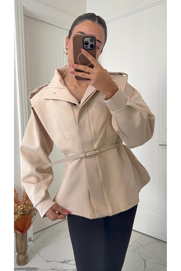 سترة بتصميم حزام بلون الكريم - 6