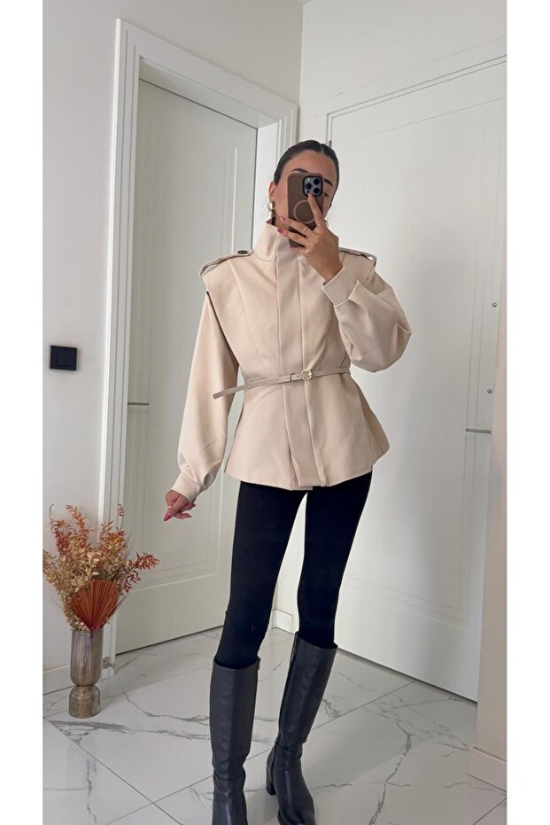 سترة بتصميم حزام بلون الكريم - 2