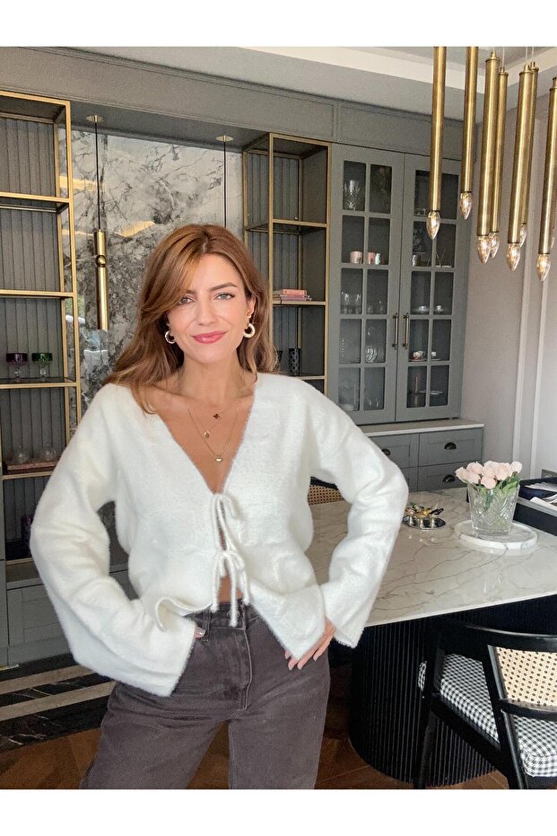 Beyaz Önü İpli Sakallı Yumoş Hırka - 1