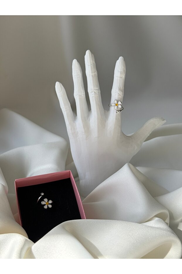 Silver Color Daisy Model Zircon Stone Detail Ring