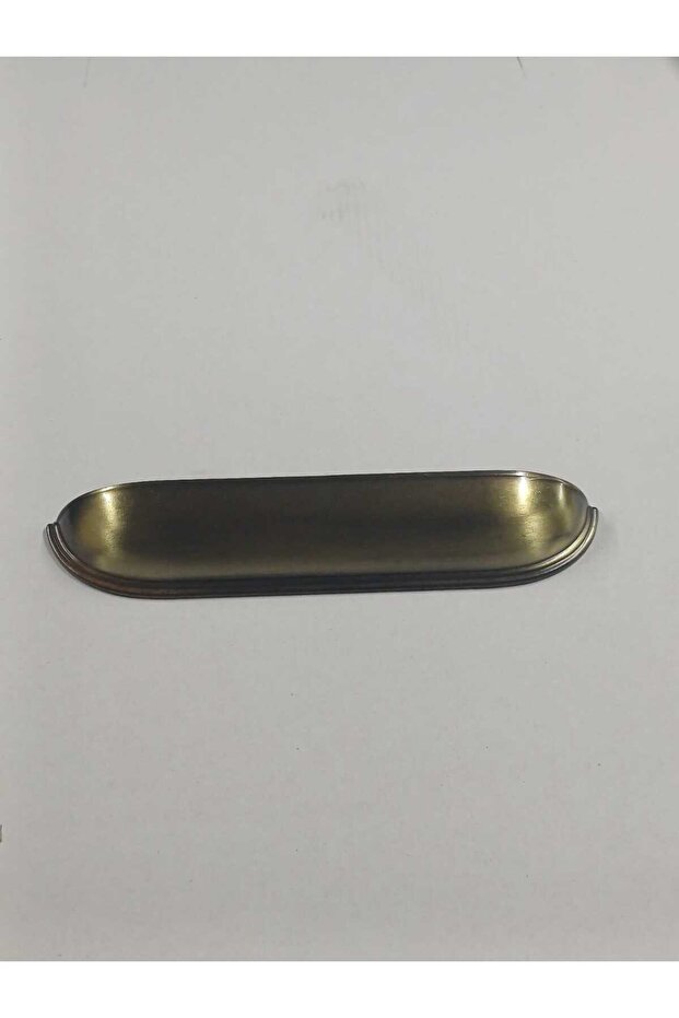 Clamshell Handle