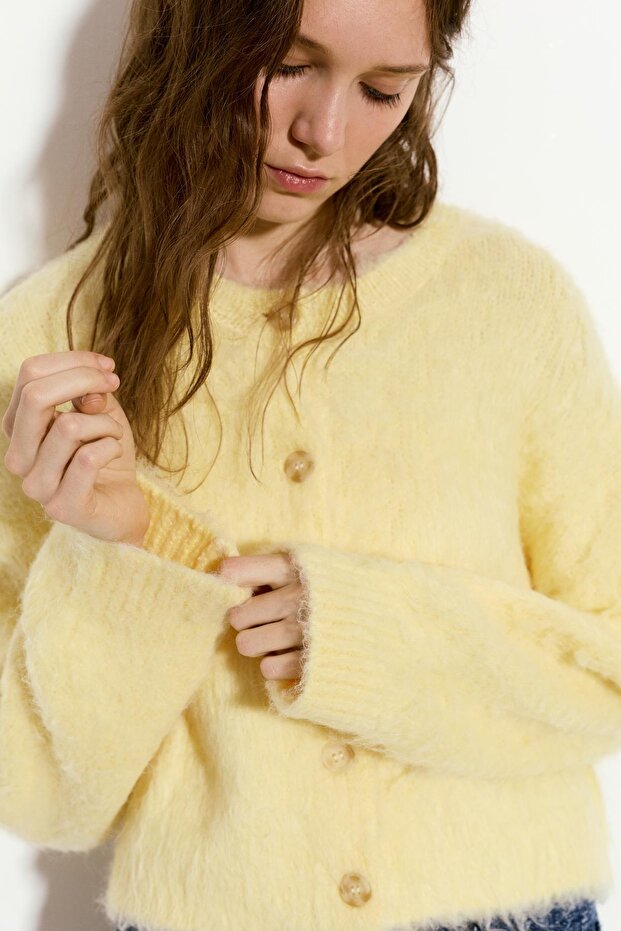 Düğmeli yumuşak örgü hırka - 5