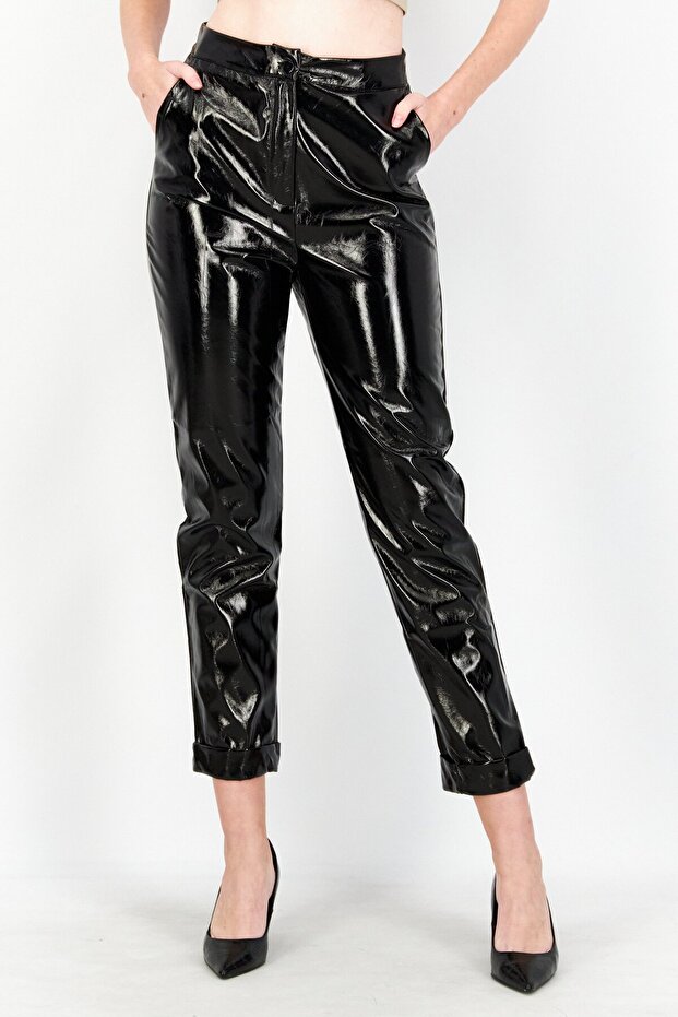 Women Regular Fit Solid Chino Pants, Black
