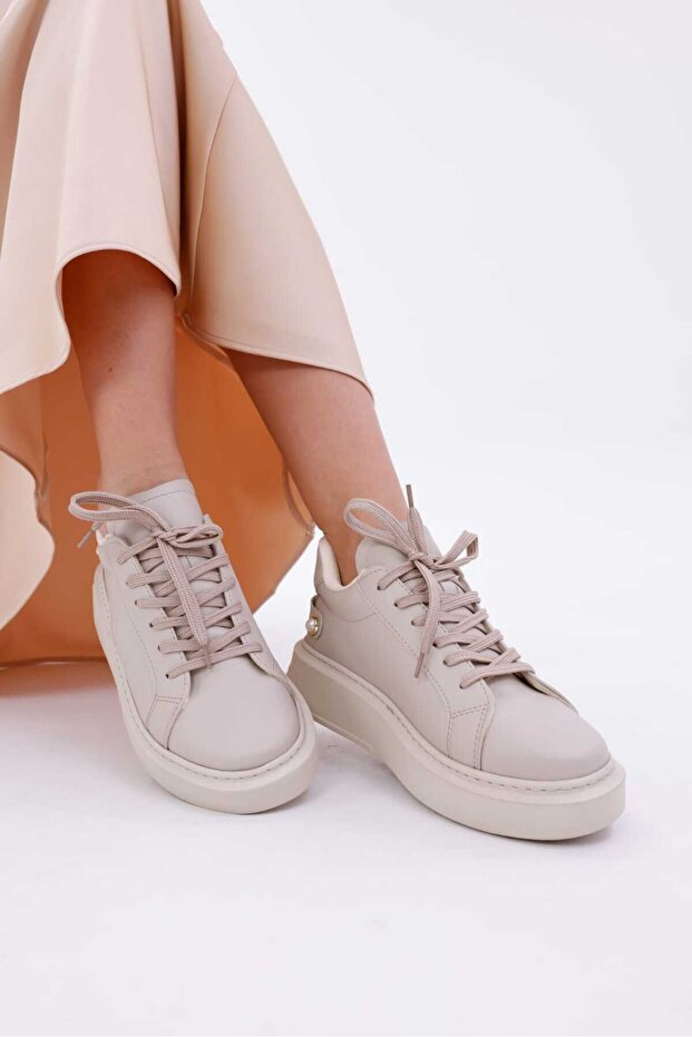 Kadın Bağcıklı Basic Sneaker Inci Detaylı Kalın Taban Spor Ayakkabı Bej - 1