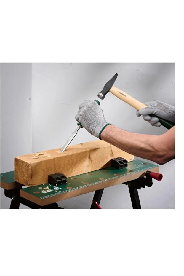 Chisel set including blade tips with protective caps - 2