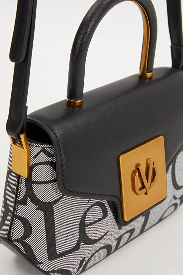 حقيبة يد مطبوعة بكتابة سوداء - 4