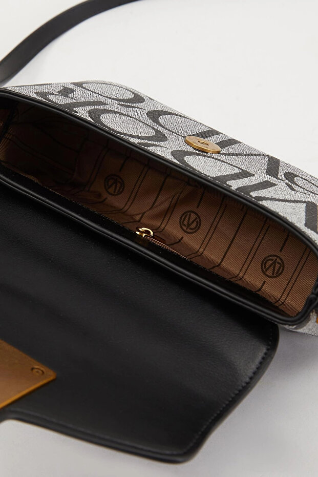 حقيبة يد مطبوعة بكتابة سوداء - 7