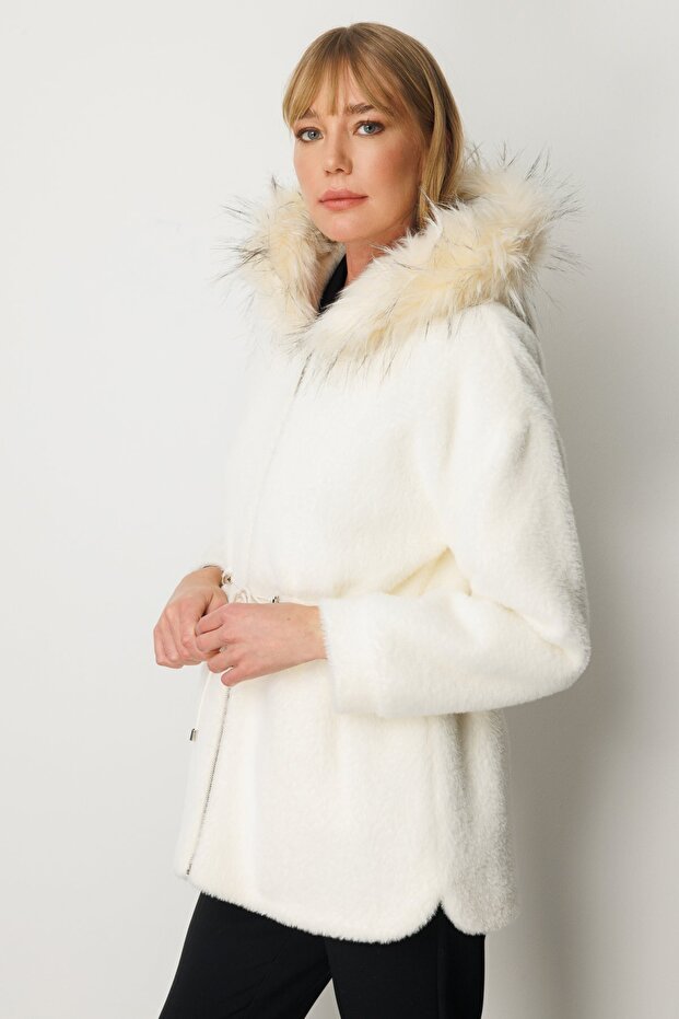 Kapüşonlu Peluş Kaban - 2