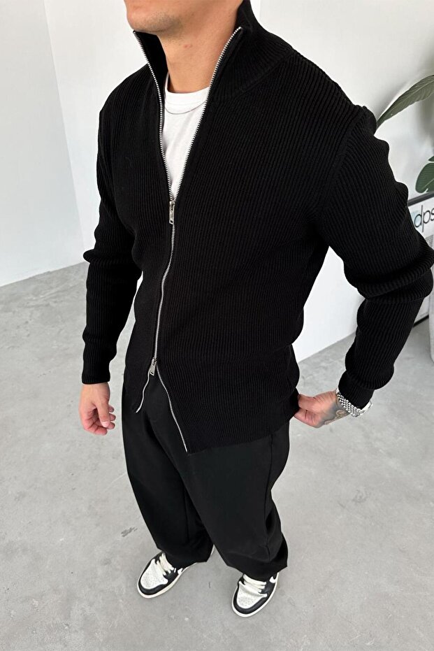 سترة تريكو أساسية سوداء بسحاب كامل - 2