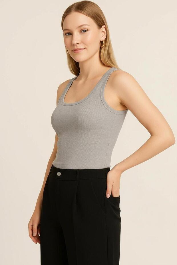 قميص داخلي نسائي أساسي ذو مظهر مضلع وأشرطة سميكة - 2