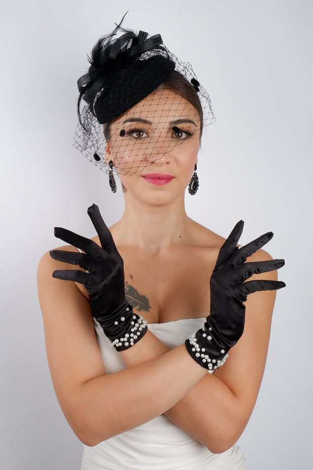 Stylish Black Short Lace Fingerless Bridal Gloves and Elegant Wedding Fascinator Hat Set