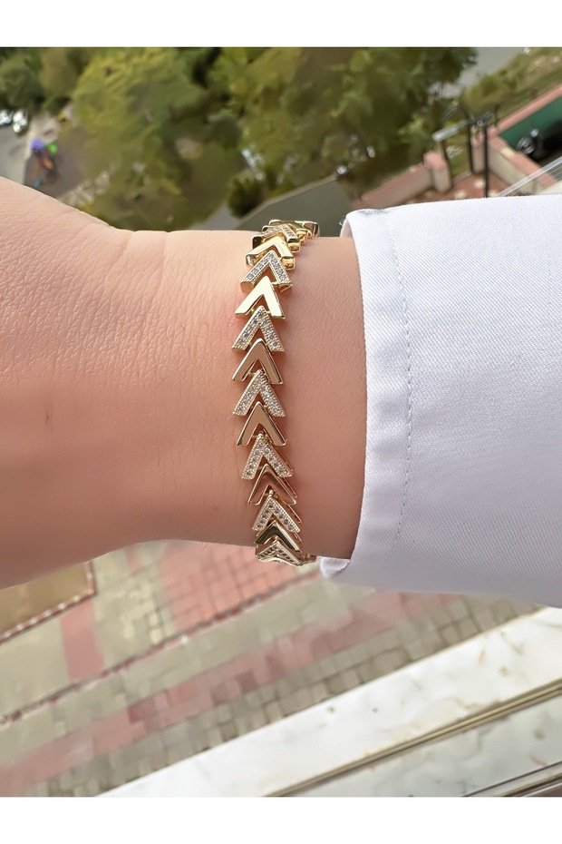 V Model Bracelet - 1